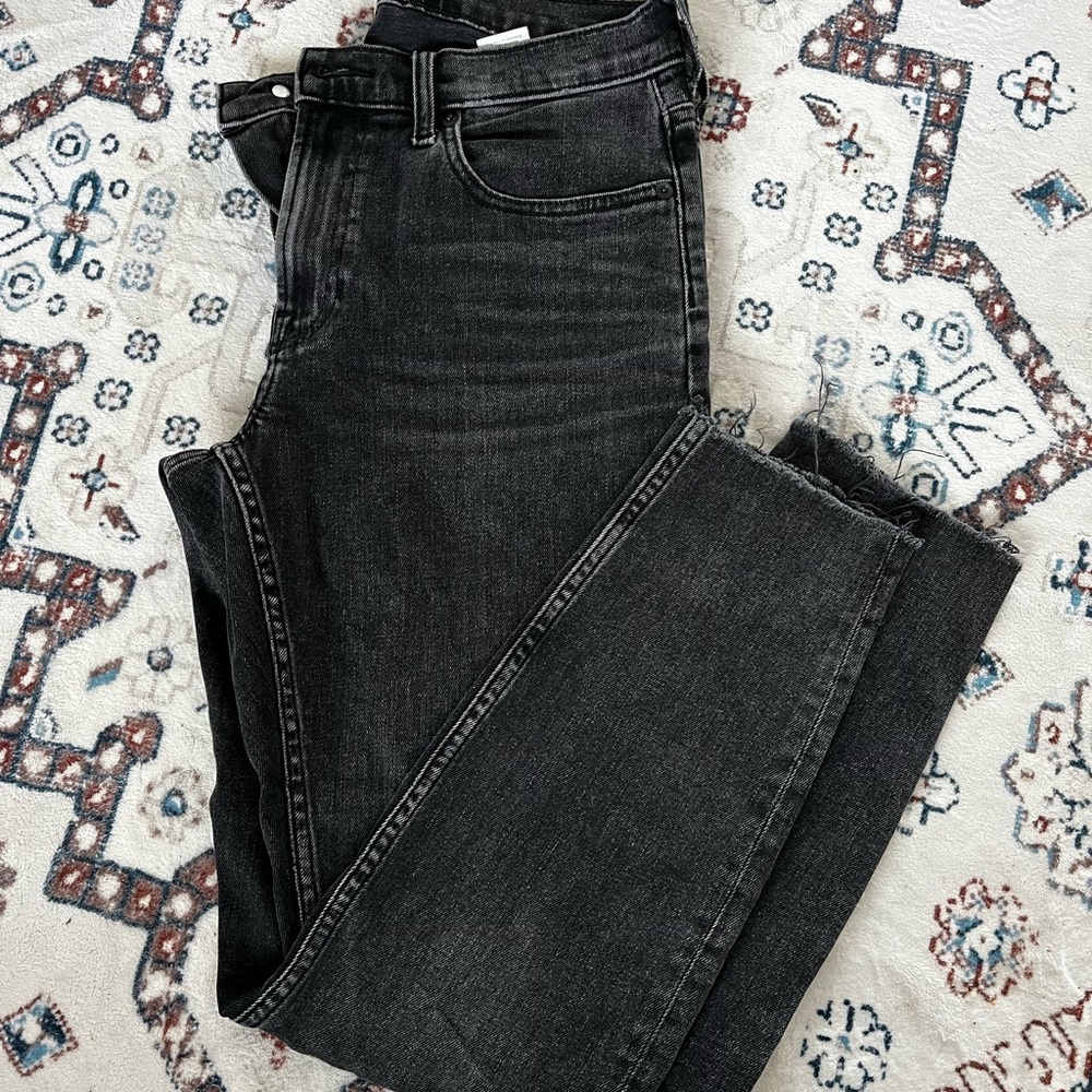 Everlane Straight Jeans in Charcoal